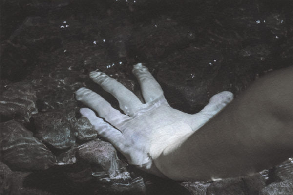 Mano de agua (uno)